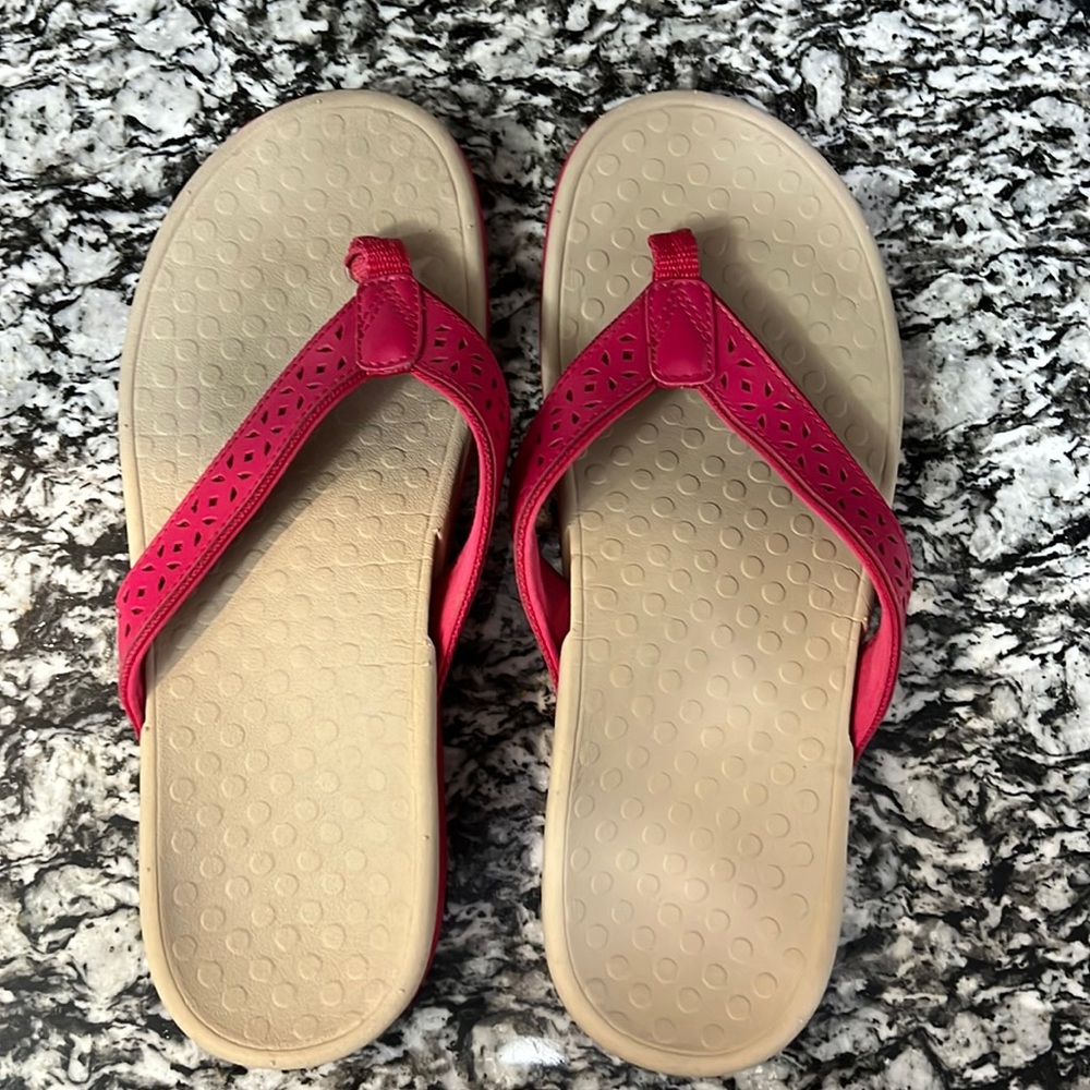 Vionic flip flop style. Hot pink